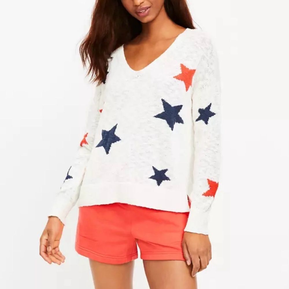 Lou & Grey Cotton Blend V Neck Sweater in Cream with Red & Navy Stars Size S